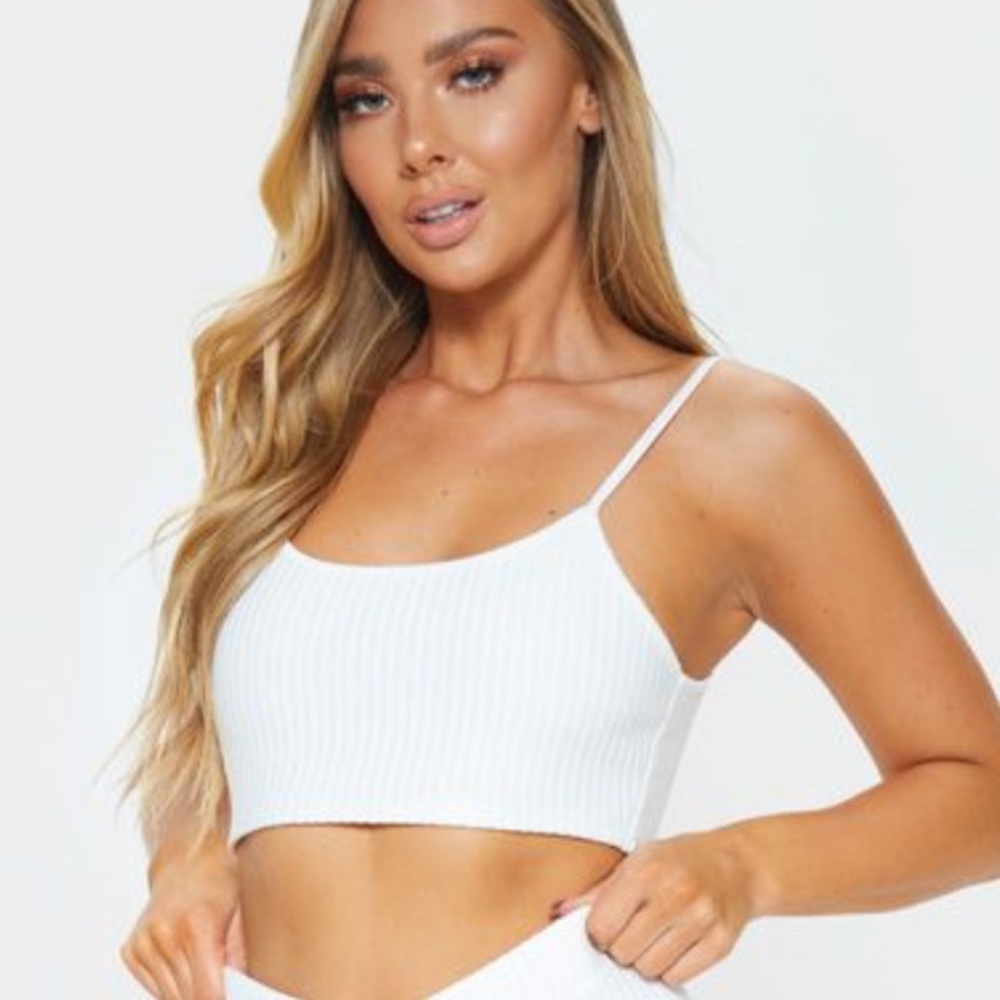 PrettyLittleThing Ribbed Cropped Cami - Picture 3 of 8